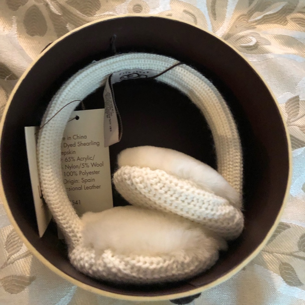 Ugg knit earmuffs